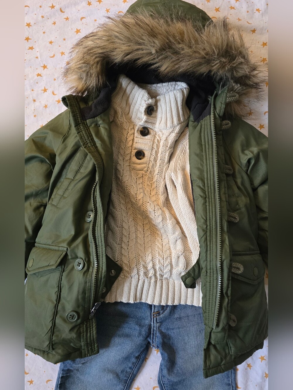 Complete Outfit GAP Parka with Faux Fur Hood, Chunky Knit Sweater & Jeans